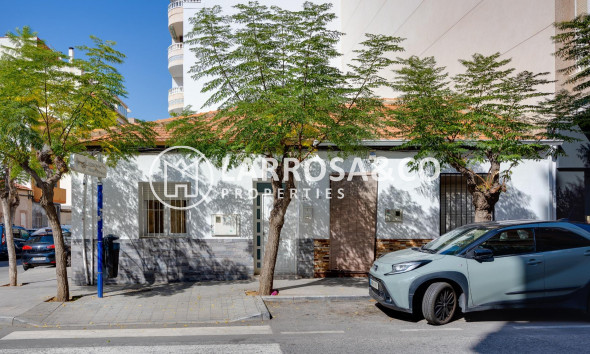 Resale - Semi-detached house - Torrevieja - Centro