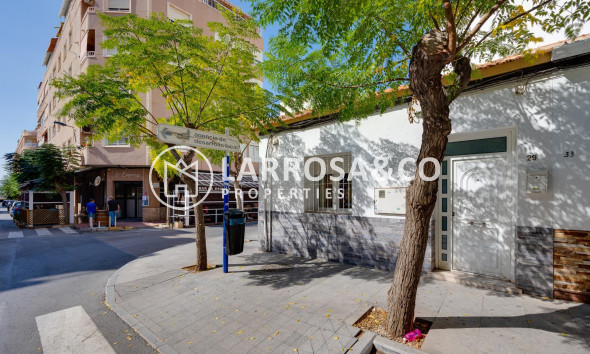 Resale - Semi-detached house - Torrevieja - Centro