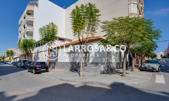 Resale - Semi-detached house - Torrevieja - Centro