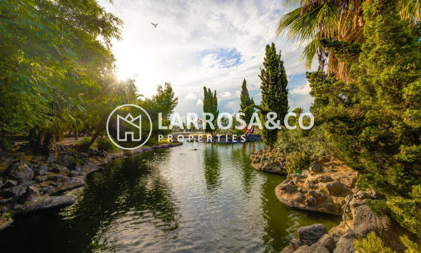 Resale - Semi-detached house - Torrevieja - Centro