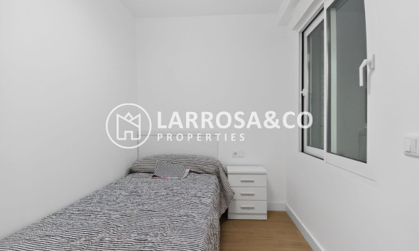 Reventa - Apartamento - Torrevieja - Playa del cura