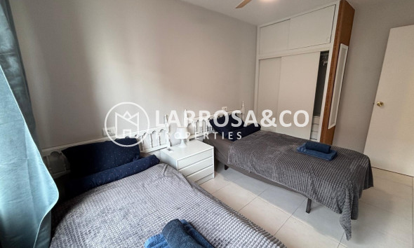 Resale - Apartment - Torrevieja - Playa de los Naufragos