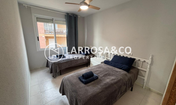 Resale - Apartment - Torrevieja - Playa de los Naufragos