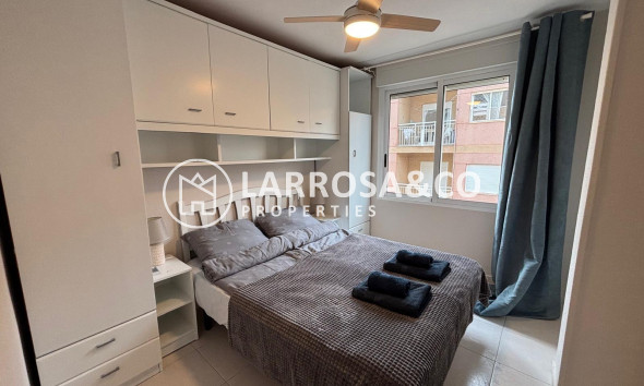 Resale - Apartment - Torrevieja - Playa de los Naufragos