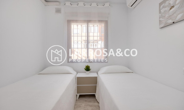 Reventa - Bungalow - Torrevieja - Aguas Nuevas