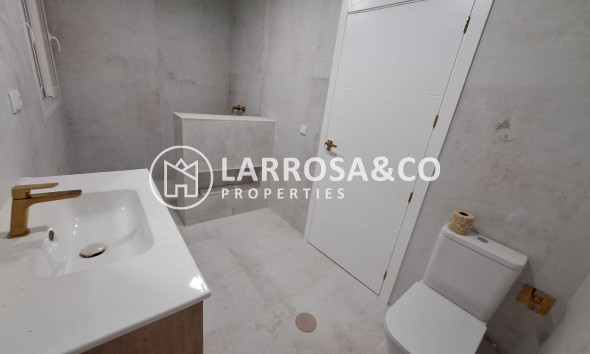 Herverkoop - Apartment - Torrevieja - Acequion