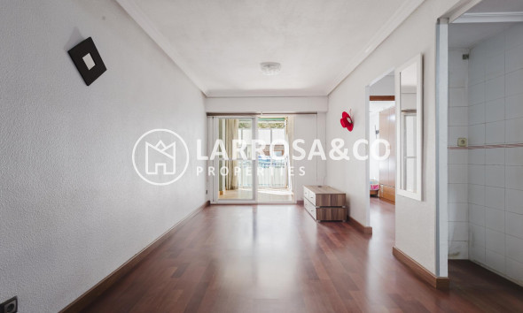 Resale - Apartment - Torrevieja - Playa del Acequión