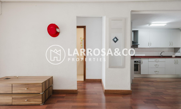 Resale - Apartment - Torrevieja - Playa del Acequión