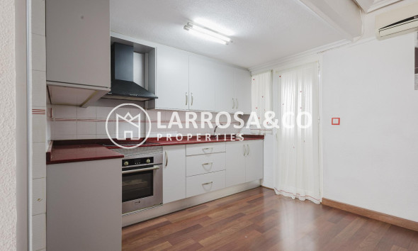 Resale - Apartment - Torrevieja - Playa del Acequión