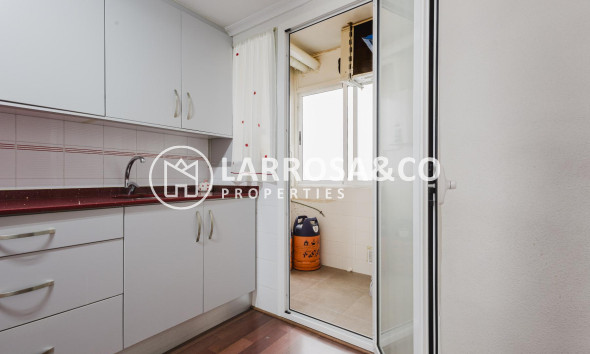 Resale - Apartment - Torrevieja - Playa del Acequión