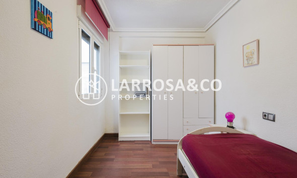 Resale - Apartment - Torrevieja - Playa del Acequión