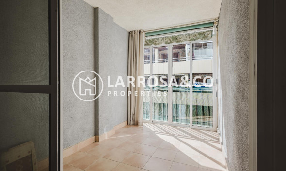 Resale - Apartment - Torrevieja - Playa del Acequión