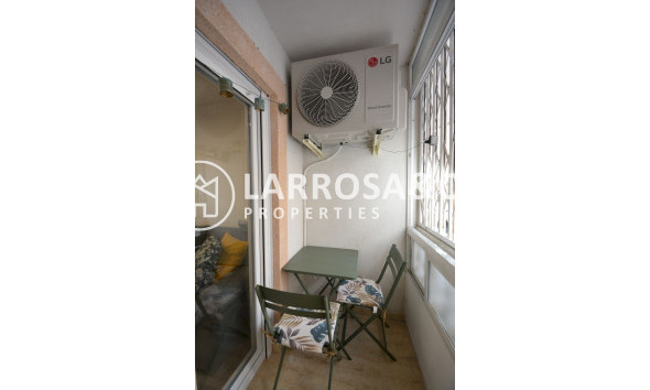 Resale - Apartment - Torrevieja - Playa Acequion