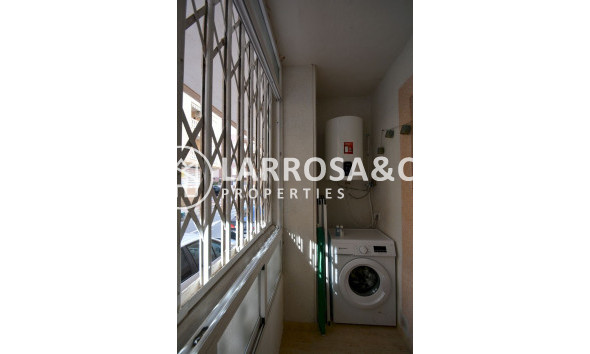 Resale - Apartment - Torrevieja - Playa Acequion