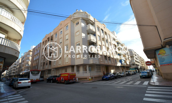Resale - Apartment - Torrevieja - Playa Acequion