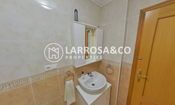 Resale - Apartment - Torrevieja - Estacion de autobuses