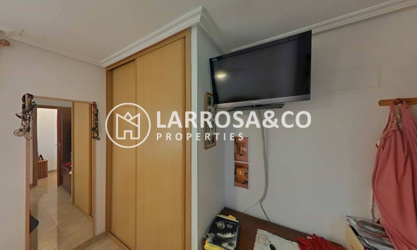 Resale - Apartment - Torrevieja - Estacion de autobuses