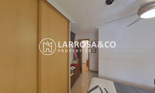 Resale - Apartment - Torrevieja - Estacion de autobuses