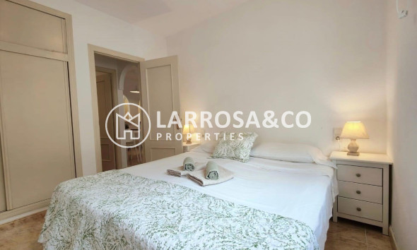 Resale - Apartment - Torrevieja - Estacion de autobuses