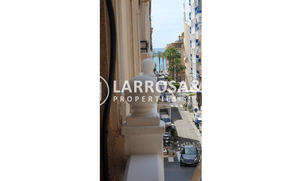 Resale - Apartment - Torrevieja - Estacion de autobuses