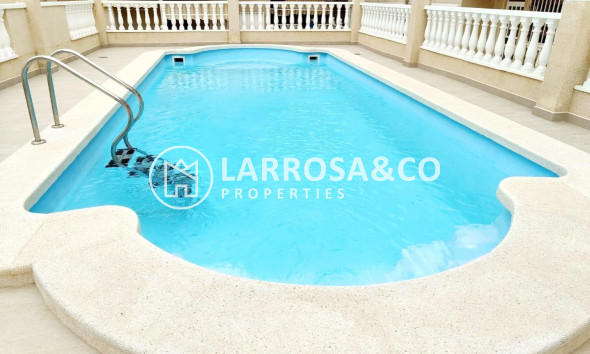 Resale - Apartment - Torrevieja - Estacion de autobuses