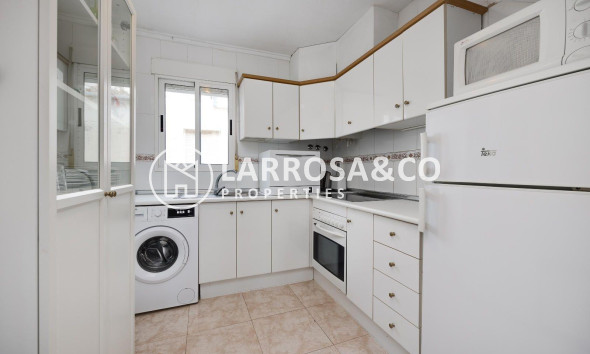 Resale - Bungalow - Torrevieja - La Siesta - El Salado - Torreta