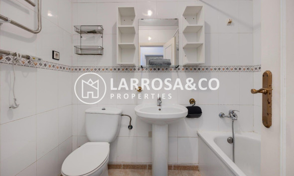 Resale - Bungalow - Torrevieja - La Siesta - El Salado - Torreta
