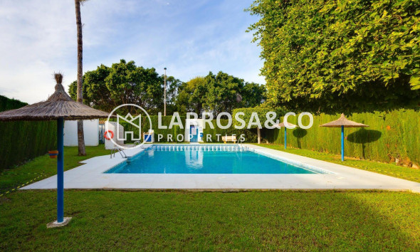 Resale - Bungalow - Torrevieja - La Siesta - El Salado - Torreta