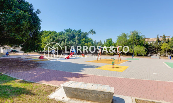 Resale - Bungalow - Torrevieja - La Siesta - El Salado - Torreta