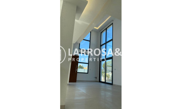 Herverkoop - Villa - Torrevieja - Los Balcones