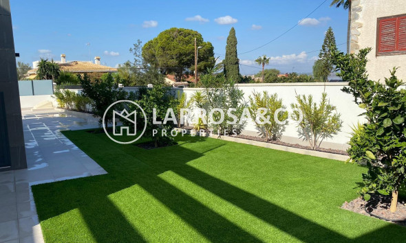 Herverkoop - Villa - Torrevieja - Los Balcones