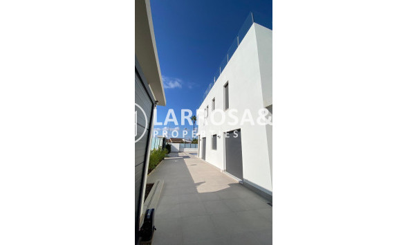Herverkoop - Villa - Torrevieja - Los Balcones