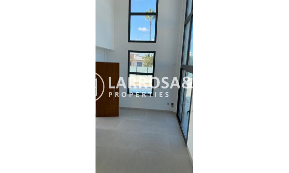 Herverkoop - Villa - Torrevieja - Los Balcones