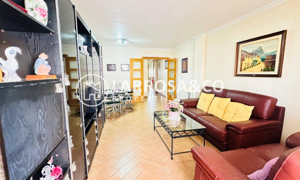 Resale - Apartment - Torrevieja - Centro