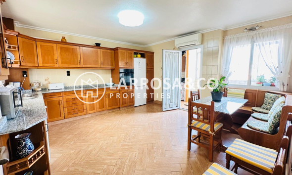Resale - Apartment - Torrevieja - Centro