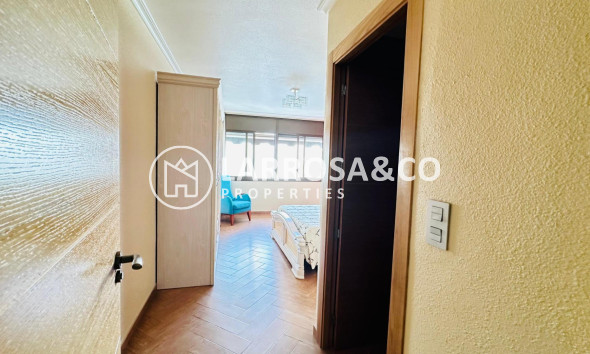 Resale - Apartment - Torrevieja - Centro