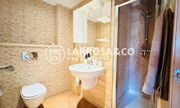 Resale - Apartment - Torrevieja - Centro