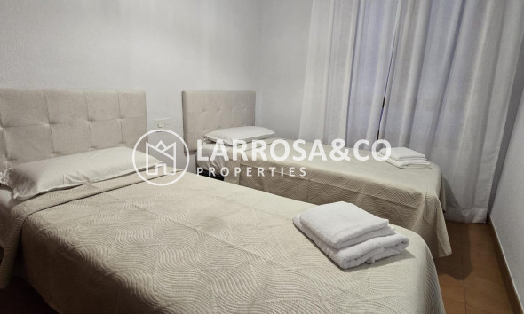 Resale - Apartment - Torrevieja - Centro