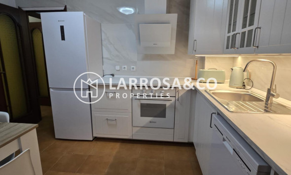 Resale - Apartment - Torrevieja - Centro
