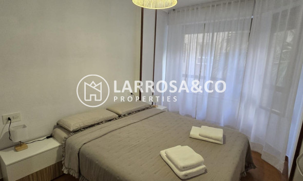 Resale - Apartment - Torrevieja - Centro