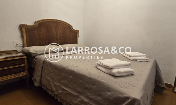 Resale - Apartment - Torrevieja - Centro