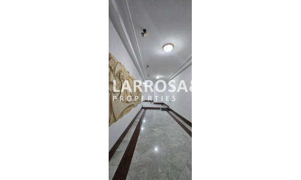 Resale - Apartment - Torrevieja - Centro