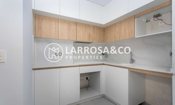 Resale - Apartment - Torrevieja - CENTRE PLAYA DEL CURA LAS PISCINAS