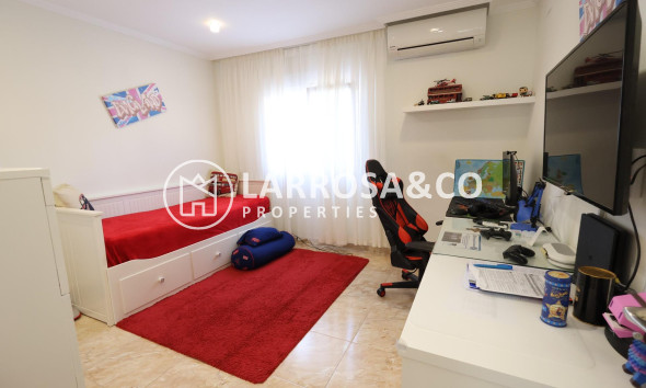 Resale - Detached House/Villa - Torrevieja - Costa Blanca