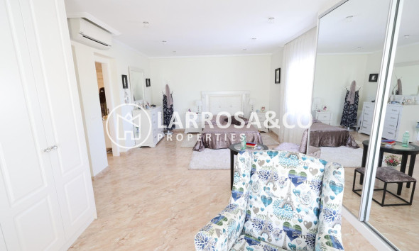 Resale - Detached House/Villa - Torrevieja - Costa Blanca