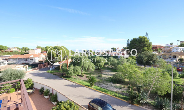 Resale - Detached House/Villa - Torrevieja - Costa Blanca