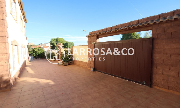 Resale - Detached House/Villa - Torrevieja - Costa Blanca