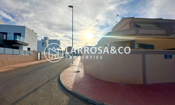 A Vendre - Semi-detached house - Torrevieja - La siesta