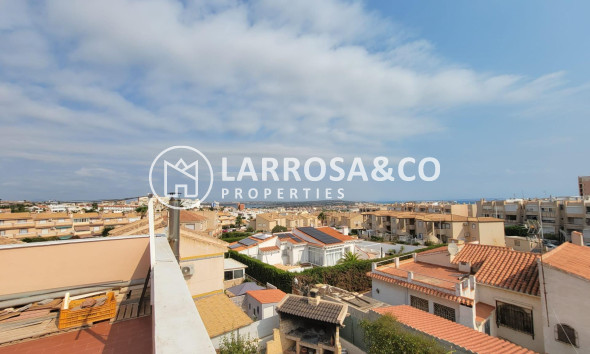 Herverkoop - Villa - Torrevieja - Aguas Nuevas