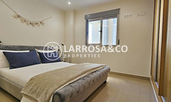 Resale - Apartment - Torrevieja - Estacion de autobuses